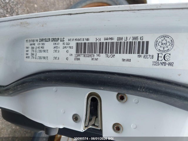 30090574 :رقم المزاد ، 1C6RR7TT8ES320570 vin ، 2014 Ram 1500 Slt مزاد بيع
