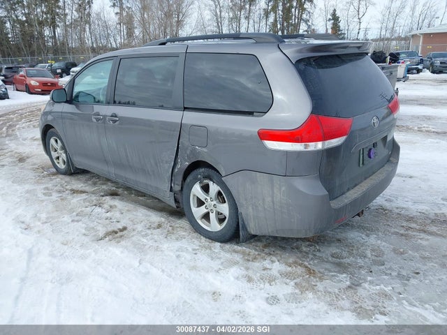 Продажа на аукционе авто 2011 Toyota Sienna Le, vin: 5TDKK3DC8BS084805, номер лота: 30087437