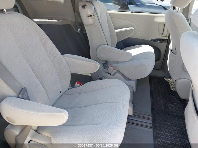 Продажа на аукционе авто 2011 Toyota Sienna Le, vin: 5TDKK3DC8BS084805, номер лота: 30087437