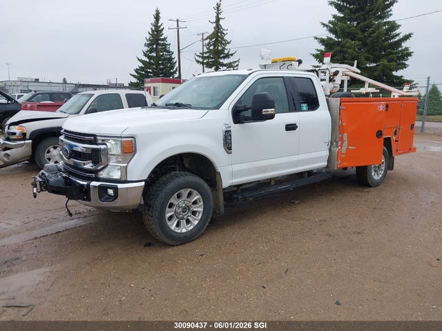 30090437 :رقم المزاد ، 1FD8X3F63NEE26900 vin ، 2022 Ford F-350 Chassis Xlt مزاد بيع
