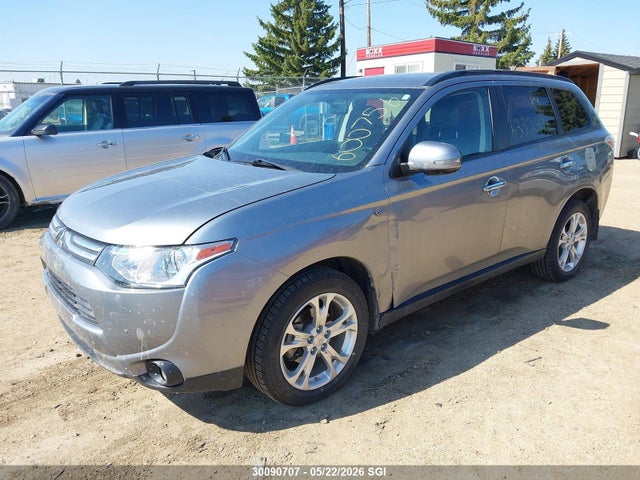 JA4JZ3AX1EZ600756 Mitsubishi Outlander Se