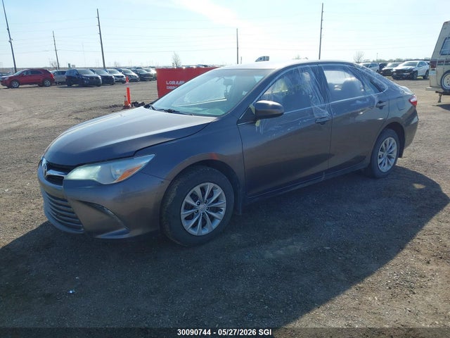 2015 Toyota Camry Le/xle/se/xse მანქანა იყიდება აუქციონზე, vin: 4T1BF1FK4FU056123, აუქციონის ნომერი: 30090744