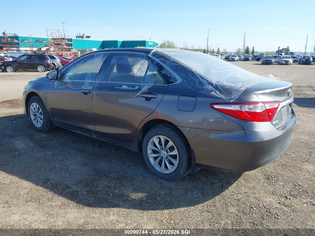 2015 Toyota Camry Le/xle/se/xse მანქანა იყიდება აუქციონზე, vin: 4T1BF1FK4FU056123, აუქციონის ნომერი: 30090744