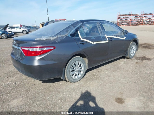 2015 Toyota Camry Le/xle/se/xse მანქანა იყიდება აუქციონზე, vin: 4T1BF1FK4FU056123, აუქციონის ნომერი: 30090744