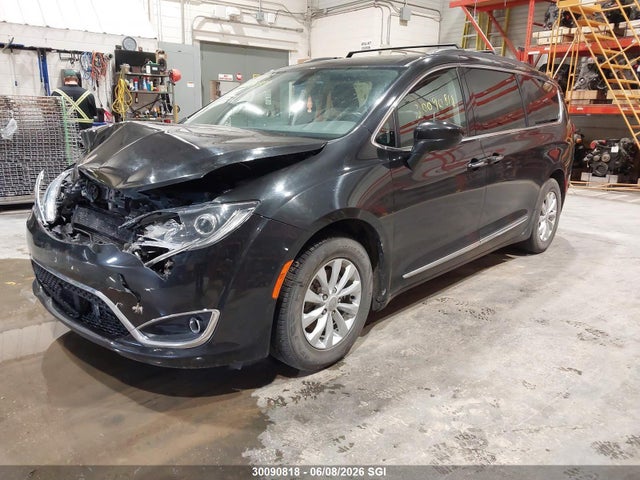 Chrysler Pacifica Touring L 2017 2C4RC1BG2HR510270 Image 2