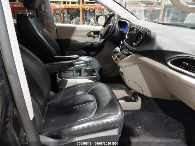 30090818 :رقم المزاد ، 2C4RC1BG2HR510270 vin ، 2017 Chrysler Pacifica Touring L مزاد بيع