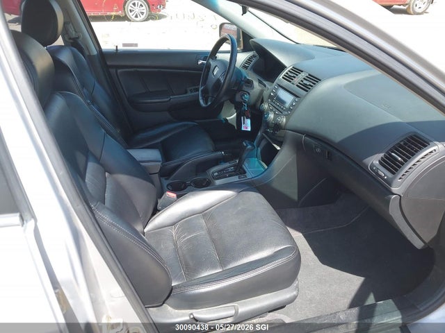 30090438 :رقم المزاد ، 1HGCM56675A811193 vin ، 2005 Honda Accord Ex مزاد بيع
