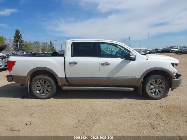 30089924 :رقم المزاد ، 1N6AA1E53JN543405 vin ، 2018 Nissan Titan Sv/sl/pro-4x/plat Res مزاد بيع