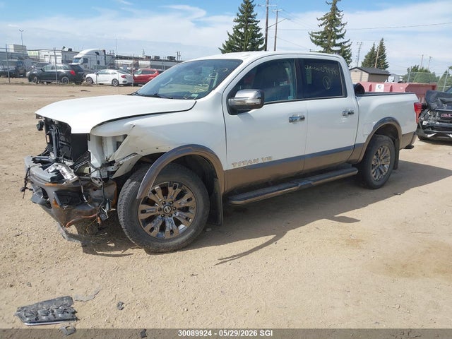 30089924 :رقم المزاد ، 1N6AA1E53JN543405 vin ، 2018 Nissan Titan Sv/sl/pro-4x/plat Res مزاد بيع