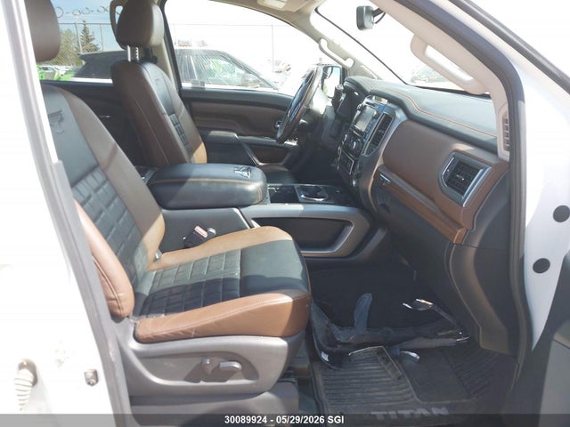 30089924 :رقم المزاد ، 1N6AA1E53JN543405 vin ، 2018 Nissan Titan Sv/sl/pro-4x/plat Res مزاد بيع