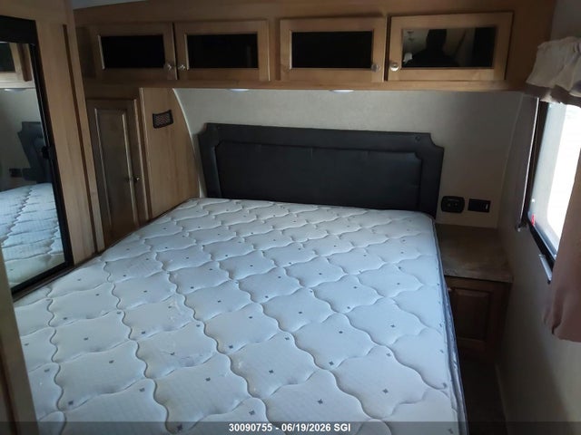 Продаж на аукціоні авто 2017 Forest River Inc. , vin: 4X4FRLF24H1876502, номер лоту: 30090755