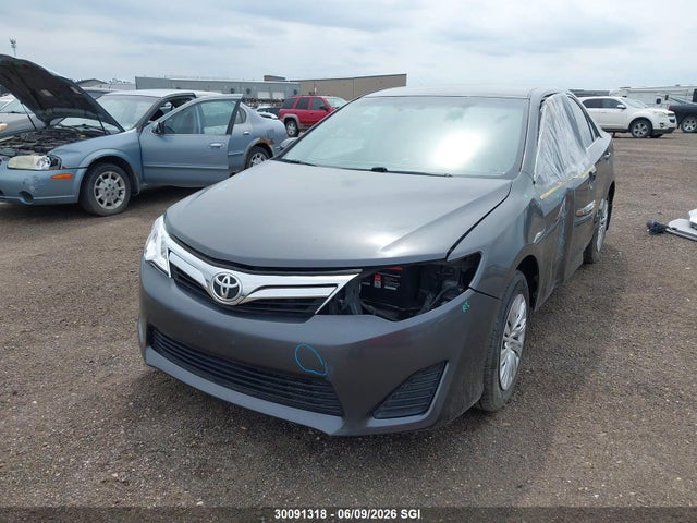 30091318 :رقم المزاد ، 4T1BF1FK1DU686212 vin ، 2013 Toyota Camry L/se/le/xle مزاد بيع