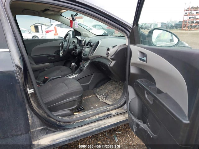 Chevrolet SONIC LT 2015 1G1JC5SH4F4142051 Image 5