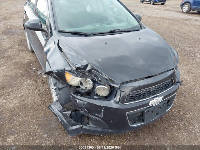 Chevrolet SONIC LT 2015 1G1JC5SH4F4142051 Image 6