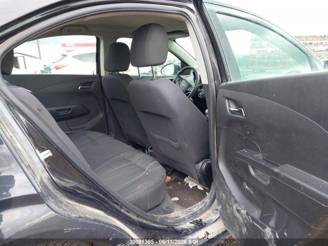 Chevrolet SONIC LT 2015 1G1JC5SH4F4142051 Image 8