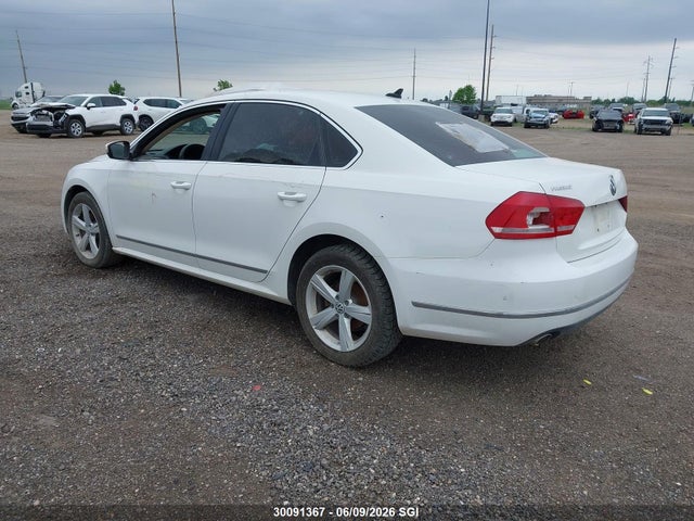 Volkswagen PASSAT SE 2015 1VWBV7A38FC022313 Image 3