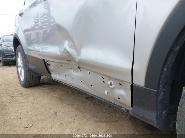 2018 Ford Escape Se მანქანა იყიდება აუქციონზე, vin: 1FMCU9GD4JUC52113, აუქციონის ნომერი: 30091072