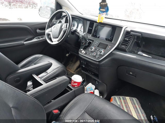 2015 Toyota Sienna Sport მანქანა იყიდება აუქციონზე, vin: 5TDXK3DC4FS575027, აუქციონის ნომერი: 30091134