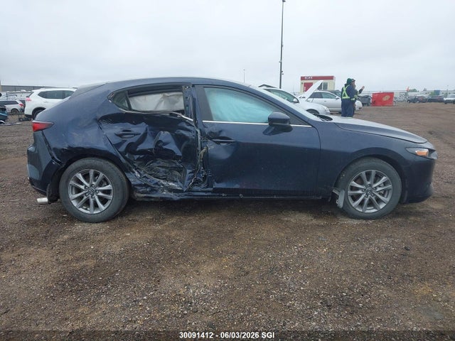 Продажа на аукционе авто 2023 Mazda 3 Preferred, vin: JM1BPBLMXP1607588, номер лота: 30091412