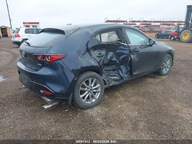 Продажа на аукционе авто 2023 Mazda 3 Preferred, vin: JM1BPBLMXP1607588, номер лота: 30091412