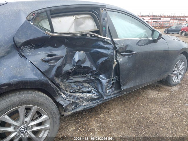 Продажа на аукционе авто 2023 Mazda 3 Preferred, vin: JM1BPBLMXP1607588, номер лота: 30091412