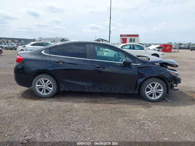 30091521 :رقم المزاد ، 1G1BE5SM0H7142917 vin ، 2017 Chevrolet Cruze مزاد بيع