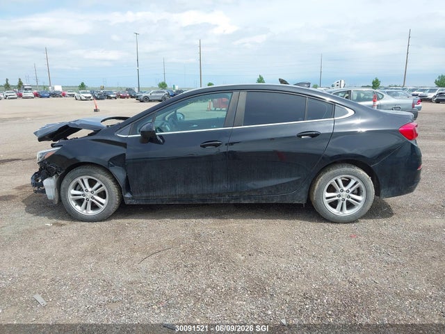 30091521 :رقم المزاد ، 1G1BE5SM0H7142917 vin ، 2017 Chevrolet Cruze مزاد بيع