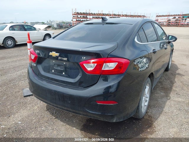 30091521 :رقم المزاد ، 1G1BE5SM0H7142917 vin ، 2017 Chevrolet Cruze مزاد بيع
