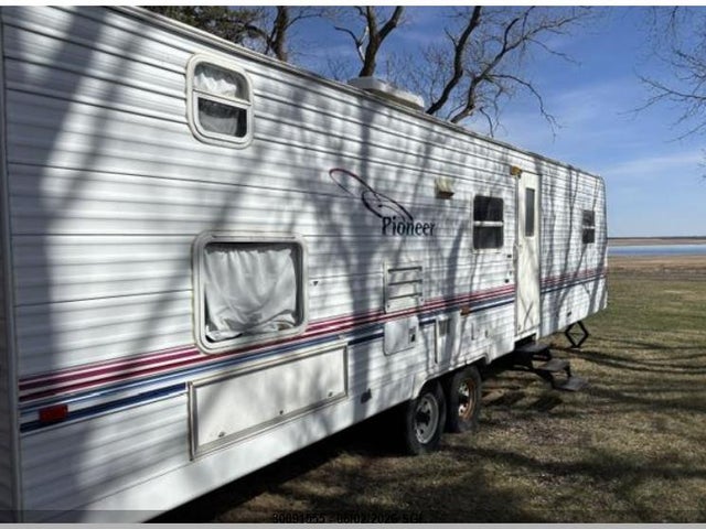 30091555 :رقم المزاد ، 1EB1T302626000811 vin ، 2002 Fleetwood Pioneer 34ft مزاد بيع
