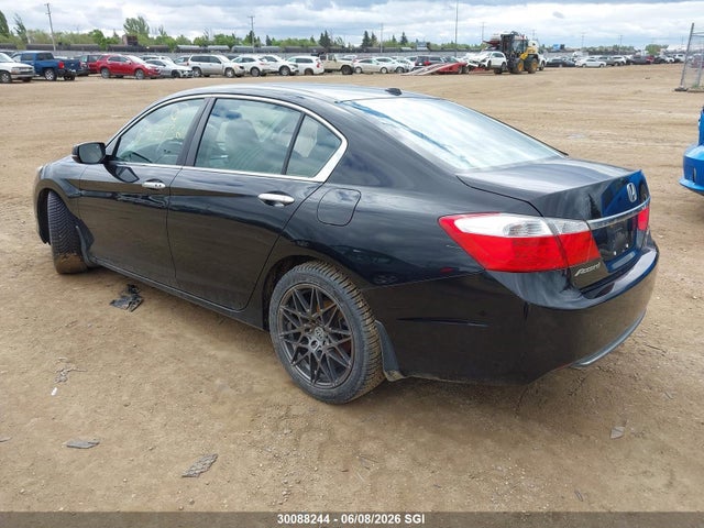 2015 Honda Accord Touring მანქანა იყიდება აუქციონზე, vin: 1HGCR2F95FA803606, აუქციონის ნომერი: 30088244