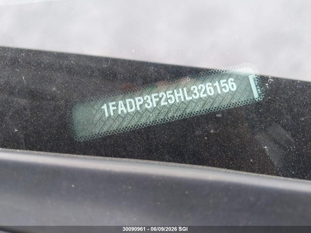 Ford FOCUS SE 2017 1FADP3F25HL326156 Image 9