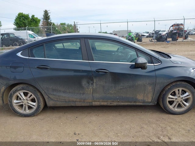2018 Chevrolet Cruze Lt მანქანა იყიდება აუქციონზე, vin: 1G1BE5SM0J7157942, აუქციონის ნომერი: 30091569