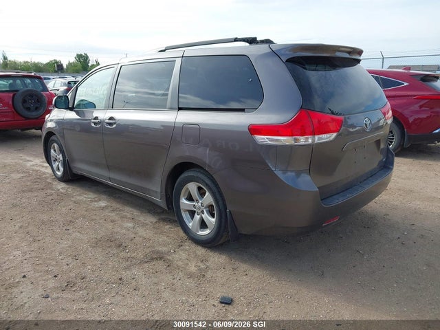 Продажа на аукционе авто 2012 Toyota Sienna Le, vin: 5TDKK3DC3CS223577, номер лота: 30091542