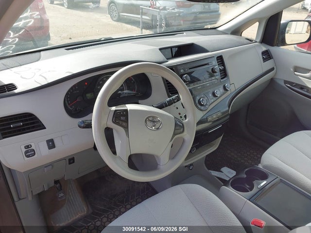 Продажа на аукционе авто 2012 Toyota Sienna Le, vin: 5TDKK3DC3CS223577, номер лота: 30091542