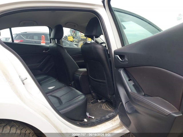 3MZBN1T77JM253109 Mazda 3 SE