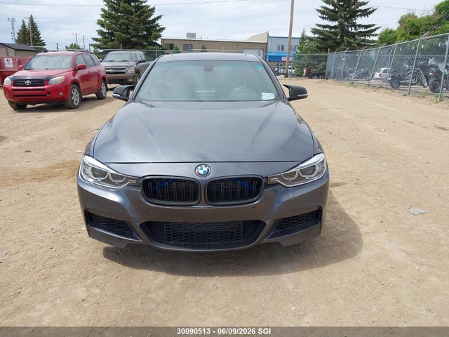 2013 Bmw 3 Series მანქანა იყიდება აუქციონზე, vin: WBA3B9C51DF587974, აუქციონის ნომერი: 30090513