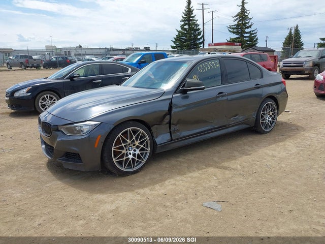 2013 Bmw 3 Series მანქანა იყიდება აუქციონზე, vin: WBA3B9C51DF587974, აუქციონის ნომერი: 30090513
