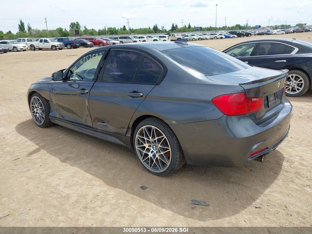 2013 Bmw 3 Series მანქანა იყიდება აუქციონზე, vin: WBA3B9C51DF587974, აუქციონის ნომერი: 30090513
