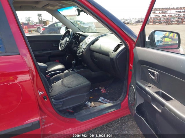 30091762 :رقم المزاد ، KNDJT2A26B7200074 vin ، 2011 Kia Soul +/!/sport مزاد بيع