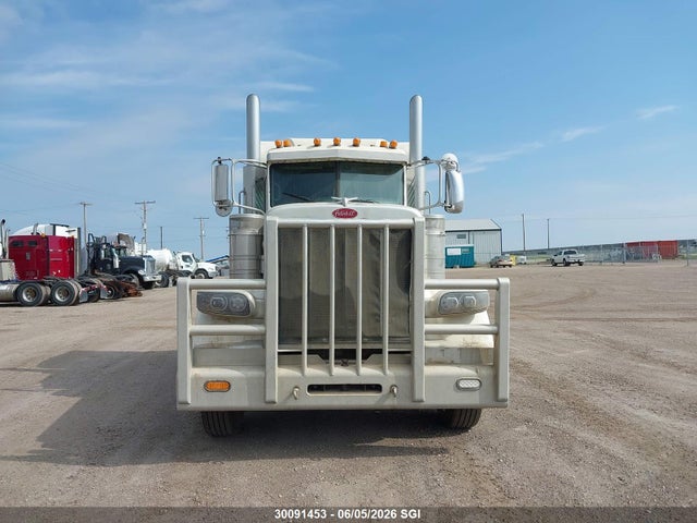 30091453 :رقم المزاد ، 1XPWD49X9AD106445 vin ، 2010 Peterbilt 388 مزاد بيع