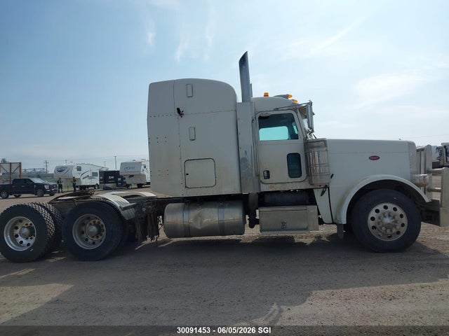 30091453 :رقم المزاد ، 1XPWD49X9AD106445 vin ، 2010 Peterbilt 388 مزاد بيع
