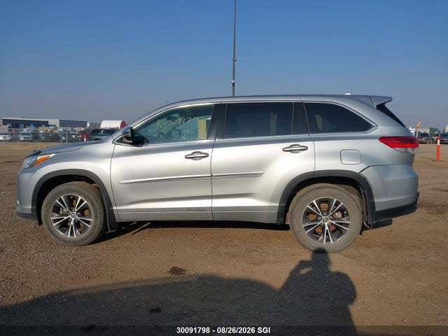 5TDBZRFH6JS827709 Toyota Highlander Le/le Plus