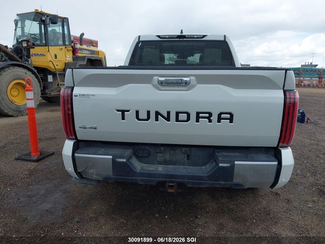 30091899 :رقم المزاد ، 5TFVC5DB5PX038217 vin ، 2023 Toyota Tundra Hybrid Capstone مزاد بيع