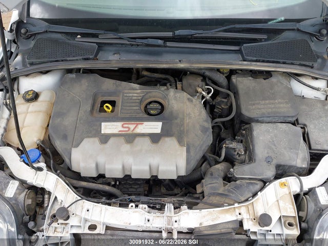 30091932 :رقم المزاد ، 1FADP3L96EL328799 vin ، 2014 Ford Focus St مزاد بيع
