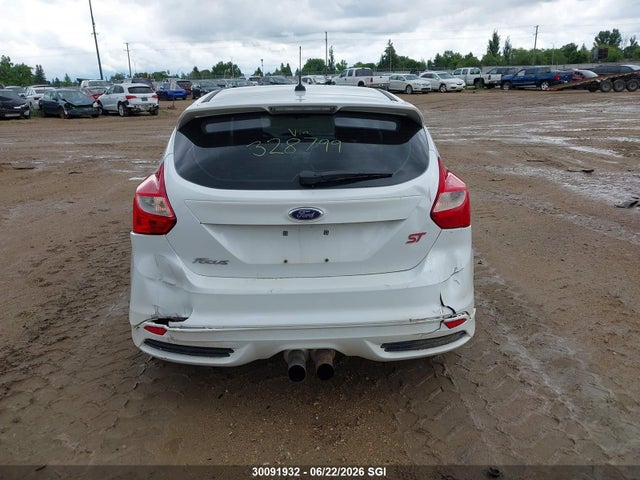 30091932 :رقم المزاد ، 1FADP3L96EL328799 vin ، 2014 Ford Focus St مزاد بيع
