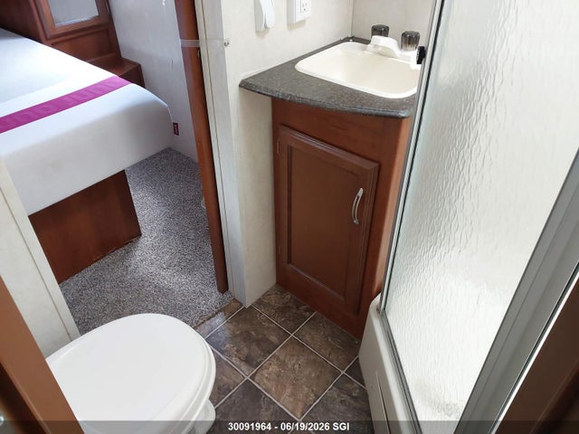 Продаж на аукціоні авто 2013 Coachmen Freedom Express, vin: 5ZT2FEXB4DA009696, номер лоту: 30091964