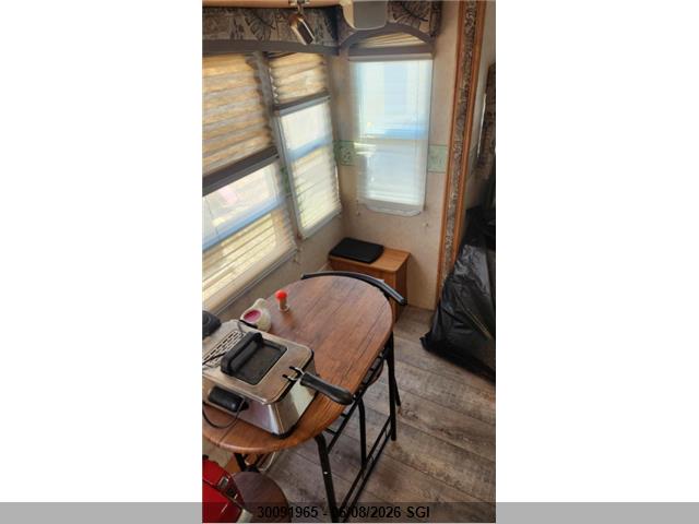 30091965 :رقم المزاد ، 4X4FRLD246D809378 vin ، 2006 Forest River Inc. Rockwood Trailer 30ft مزاد بيع