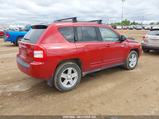 30091866 :رقم المزاد ، 1J4NF4FB0AD520823 vin ، 2010 Jeep Compass Sport مزاد بيع