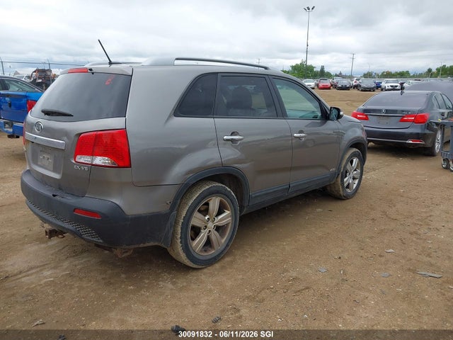 30091832 :رقم المزاد ، 5XYKUDA23DG413423 vin ، 2013 Kia Sorento Ex Luxury V6/ex V6 مزاد بيع