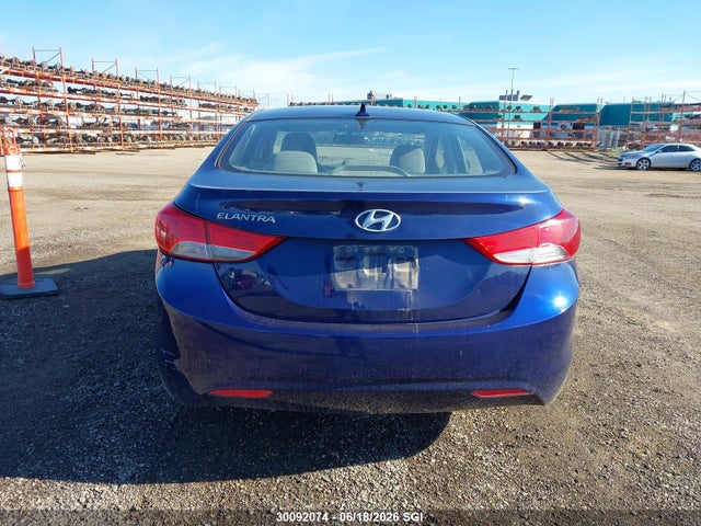 2013 Hyundai Elantra Gls/limited მანქანა იყიდება აუქციონზე, vin: 5NPDH4AE4DH425841, აუქციონის ნომერი: 30092074